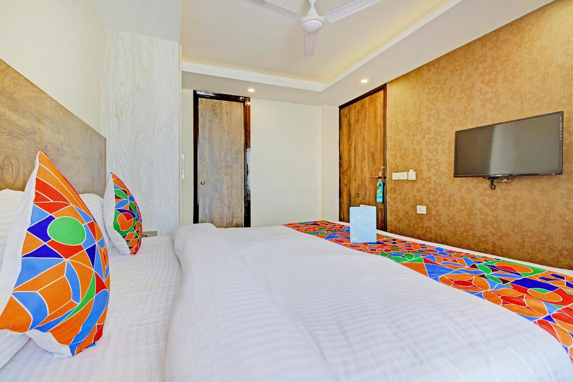 Fabhotel Soft Petals Ґурґаон Екстер'єр фото